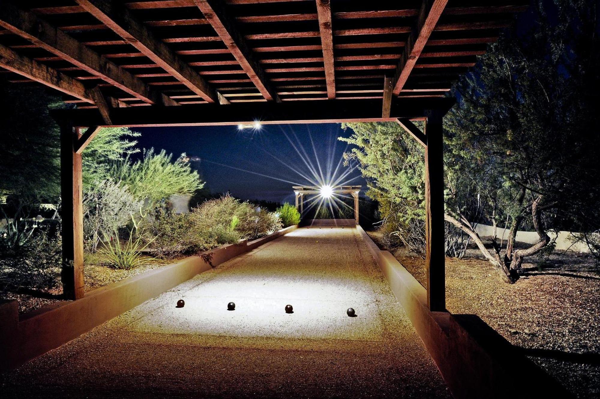 Bocce Court, Heated Pool, Spa, Putting Green, Villa Scottsdale